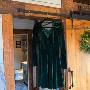 NWT CUPSHE velour green v neck dress